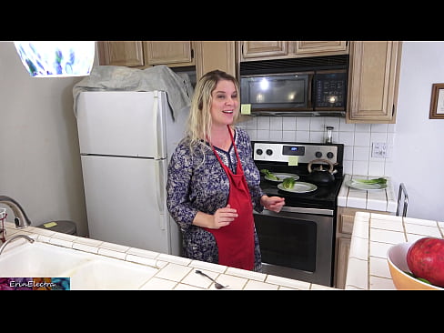 ❤️ Stepmom milking him in the kitchen before his date Porno fb at en-us.basseyn-vsem.ru